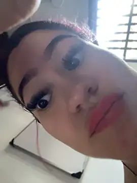 MiaBlis' Live XXX Chat