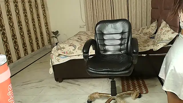 CutiePihu's Live XXX Chat