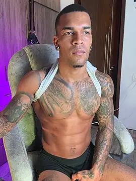 blackboy-strong Adlı Modelin Canlı XXX Sohbeti