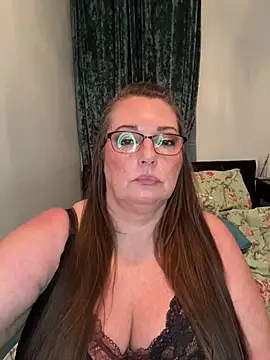 BuxomKitty_BBW Chat XXX in diretta