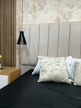 AnitaMore_ Adlı Modelin Canlı XXX Sohbeti