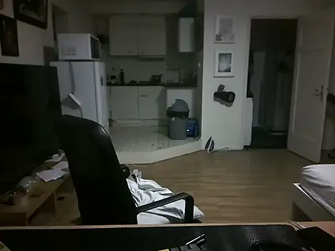 XXX chat uživo modela mihaimichael