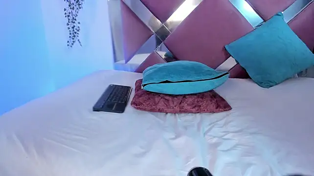 arianarousee's Live XXX Chat