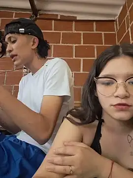 Chat +18 de moonlight-couple ao vivo