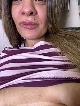 Chatroom XXX en direct de PeachChampagne