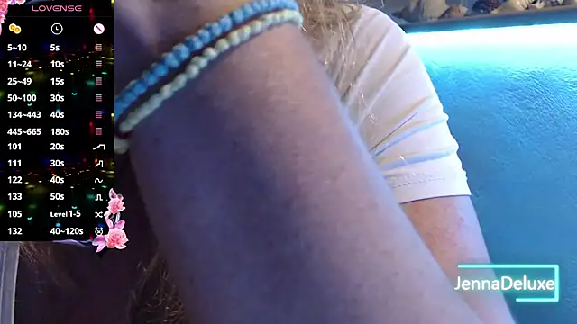 JennaDeluxe Chat XXX in diretta