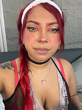 GiaRedd Adlı Modelin Canlı XXX Sohbeti