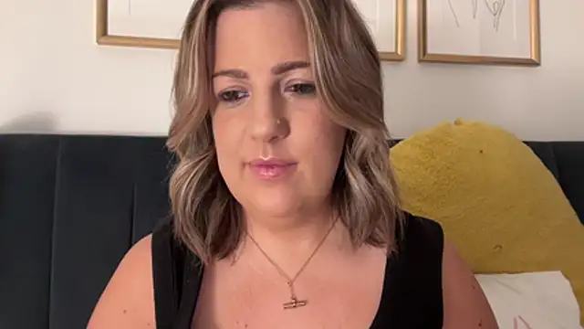 MsBelleWarickn Live XXX chat