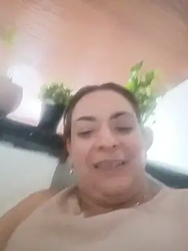 Milf-Prettyboobs' Live XXX Chat