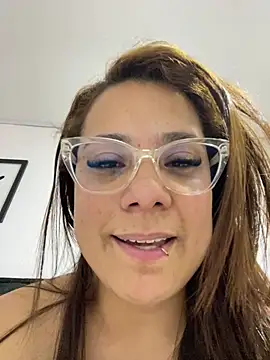 MelissaPrettyMilf 现场XXX聊天
