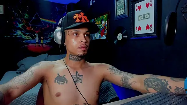 XXX chat uživo modela XXXRAYGAMES