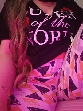 Quenn_Chiraz_Squirt Adlı Modelin Web Kamerası Şovu