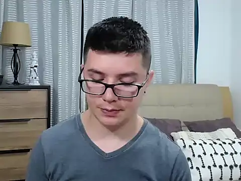 Chat +18 de BlackFoXXX69 ao vivo