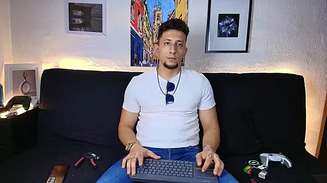 SR_EMILIOCUM live XXX chat