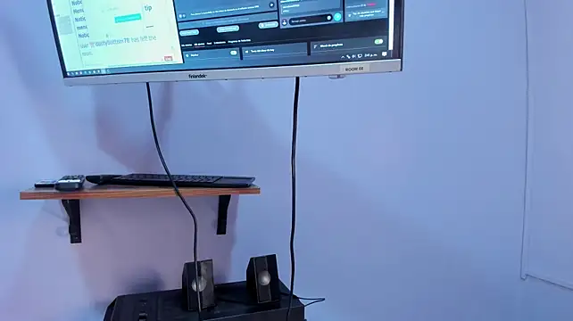 Bella-Bloom Live XXX-Chat