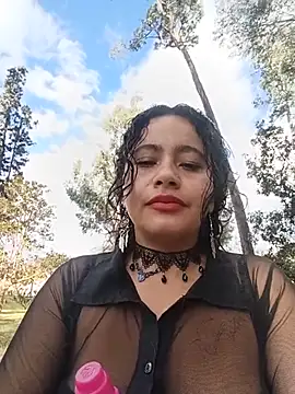 Czat XXX na żywo – Yaya_paid