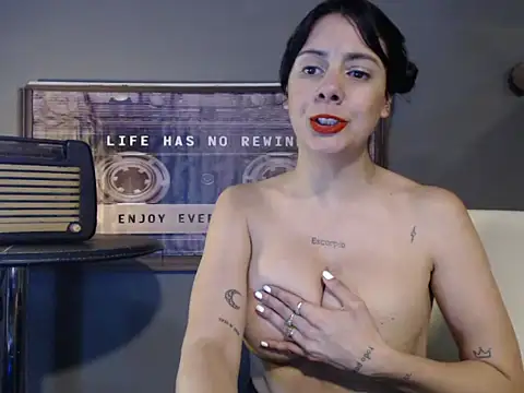 Mickyta live XXX chat