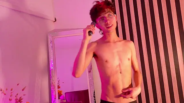 Twink_Sebas7 Adlı Modelin Canlı XXX Sohbeti