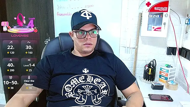 Realjoel01's Live XXX Chat