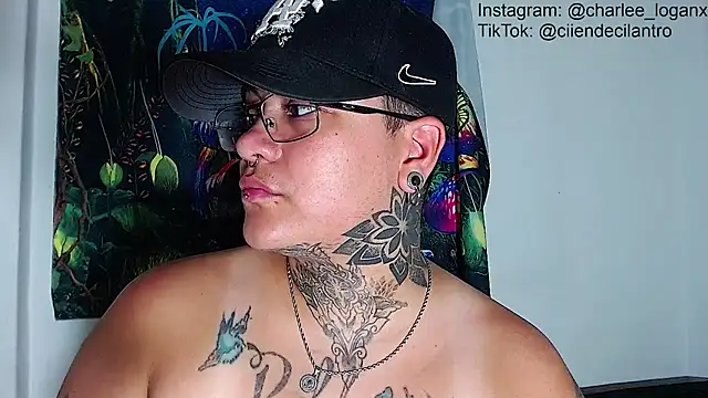 Techno_420_ Live XXX-Chat