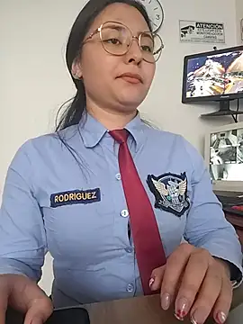 Queen_linda1 Adlı Modelin Canlı XXX Sohbeti
