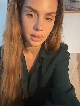 دردشة EmiliaCatalina الجنسية المباشرة