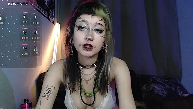 Trish-Crystal Live XXX-Chat