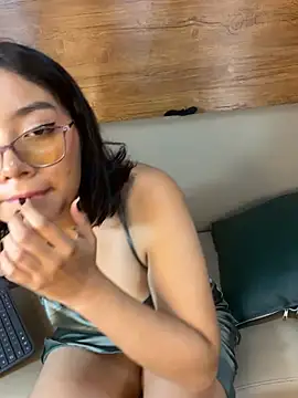 XXX chat uživo modela YumiGummy