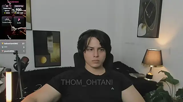 Thom_OhtaniのライブXXXチャット