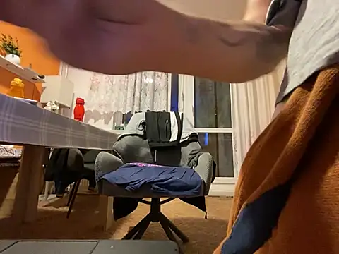 XXX chat uživo modela smaili1513