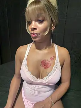 Rakiyahcharms' Live XXX Chat