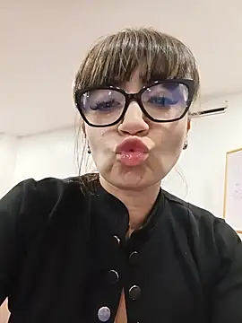 צ'אט XXX בשידור חי של tata_sanz_