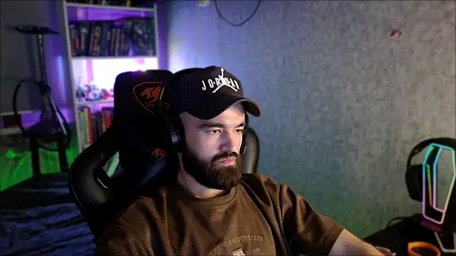 Chat +18 de _Serious_Man ao vivo