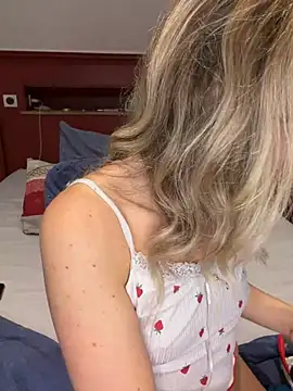 Chat +18 de carlaaa ao vivo