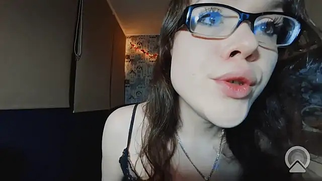 RachelSav élő XXX-chatje