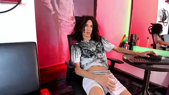 anddy_hugecock's Live XXX Chat