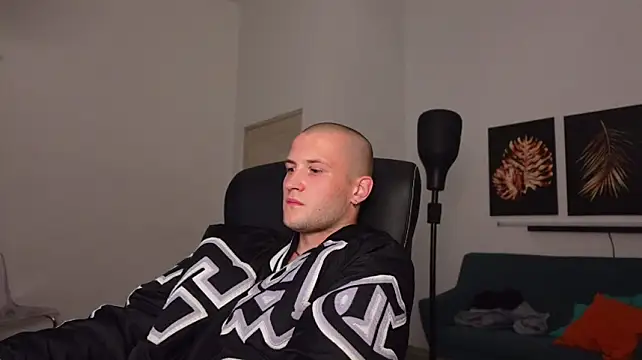Igor_Wilde লাইভ XXX চ্যাট