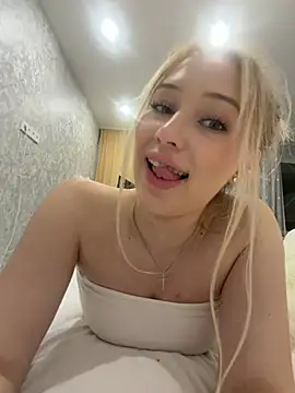 צ'אט XXX בשידור חי של Mila_Blonde_
