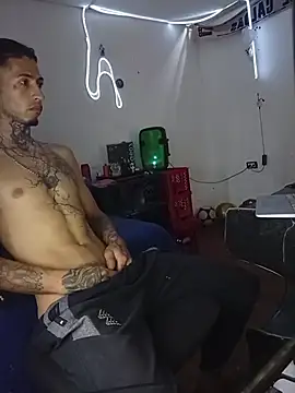 Tattoboy19cm 现场XXX聊天