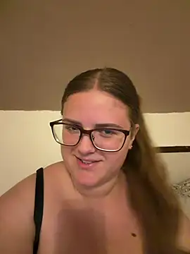 CurvyPaar2 Adlı Modelin Canlı XXX Sohbeti
