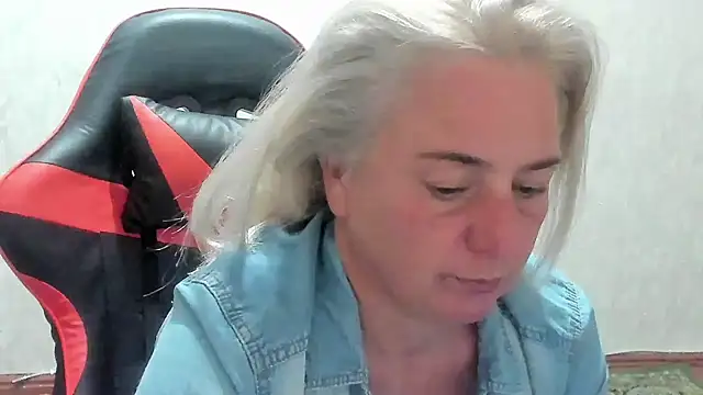 צ'אט XXX בשידור חי של KittyMur