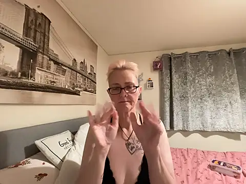 Czat XXX na żywo – Curvy-Jinx