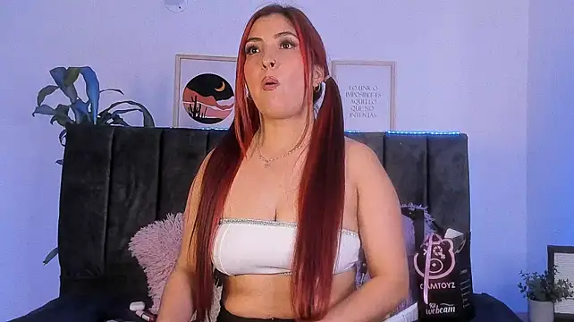 Aisha-Hart Chat XXX live