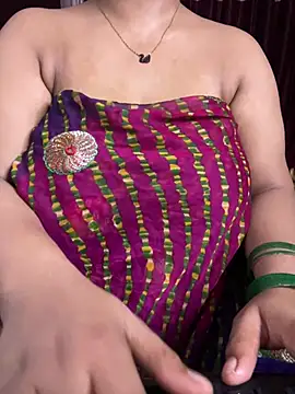 DarlingRuby élő XXX-chatje