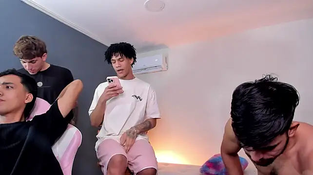 Handsomeboyss19 – Live XXX-chat