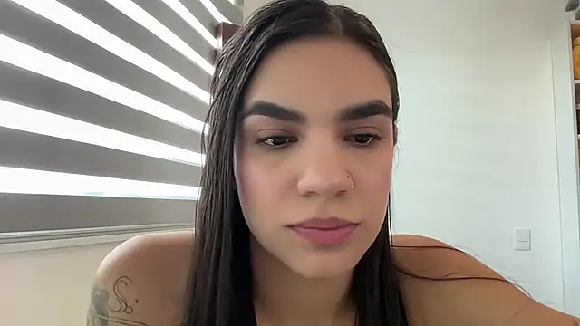 צ'אט XXX בשידור חי של alenasinner