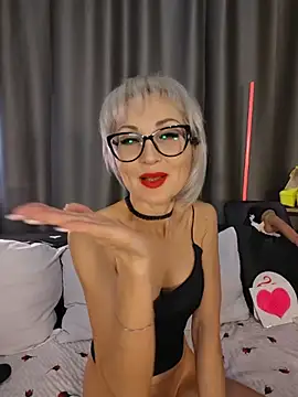 Milforja's Live XXX Chat