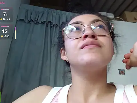 Chat +18 de Amitlu_ ao vivo