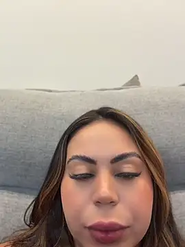 lariic Chat XXX in diretta