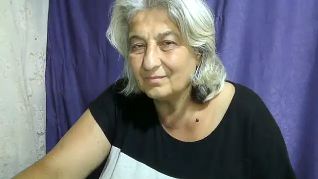 ExquisiteMature's Live XXX Chat